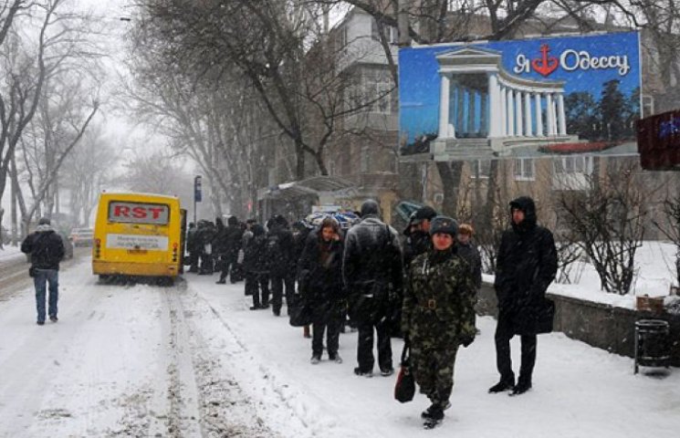 Снег парализовал Одессу: отменены авиаре…
