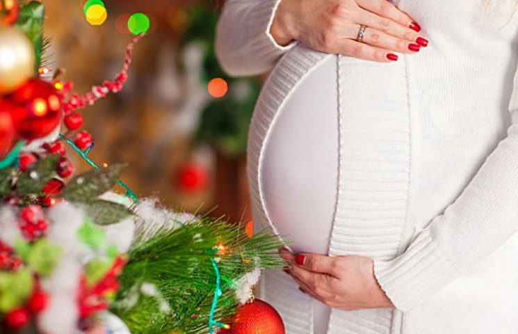 Як вагітним пережити новорічне застілля:…