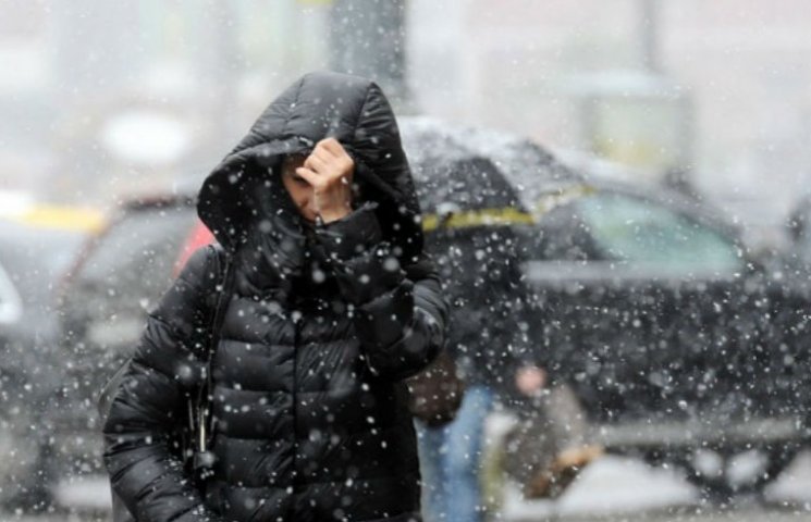 На Киев надвигается снегопад с сильным в…