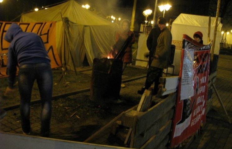 У Вінниці на Майдані Незалежності палили…