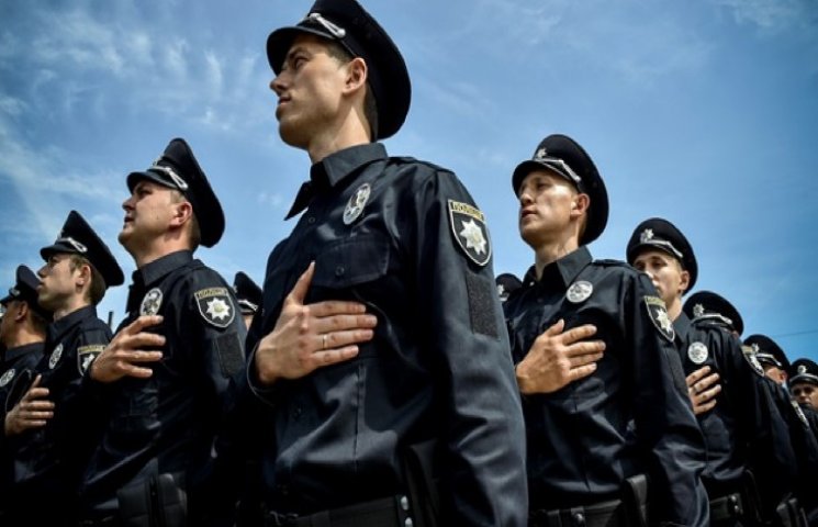Славутських правоохоронців чекають тесту…