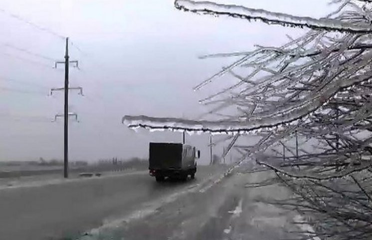 У Вінниці перекинулась вантажівка з паль…