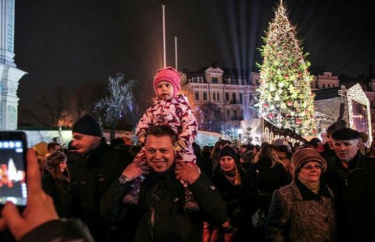 Как в Киеве открывали главную елку стран…