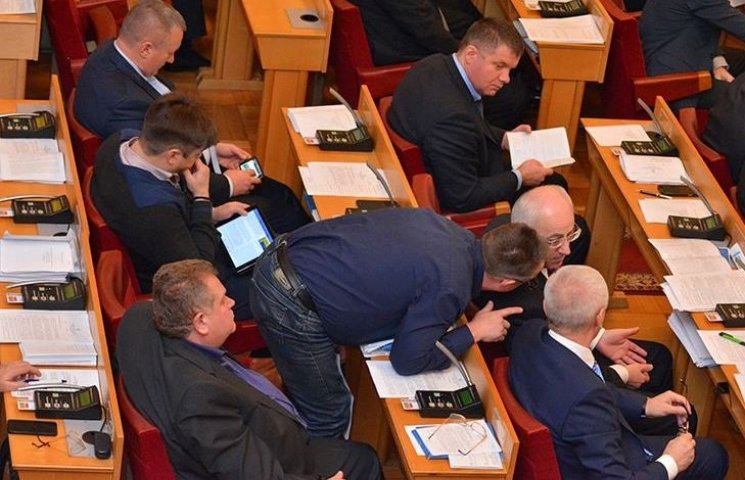 Яценюк без отставки, "техбюджет" и "тьфу…