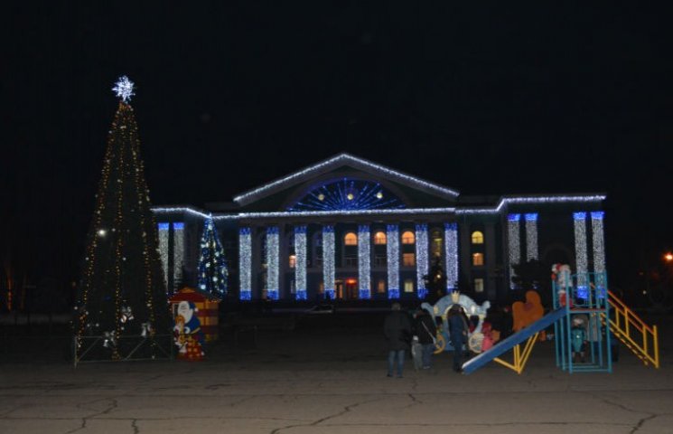 Предрождественская столица Луганщины ноч…