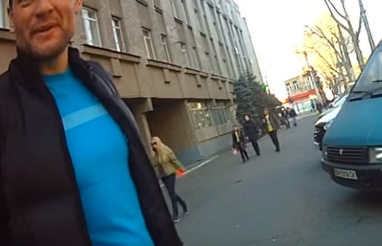 В Одесі водій намагався задавити поліція…