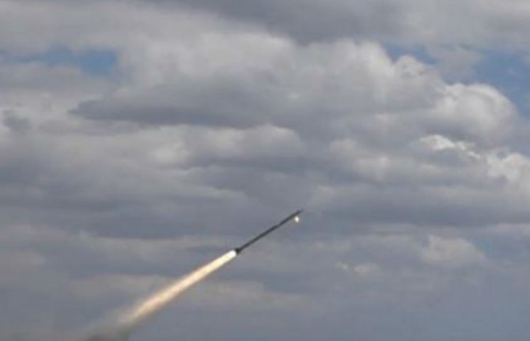 Україна запускає ракети біля окупованого…