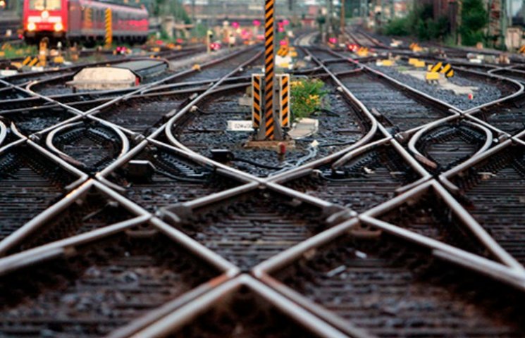 Захарченко намылил железнодорожные рельс…