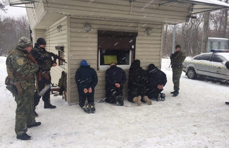 В Харькове преступники с автоматами укра…
