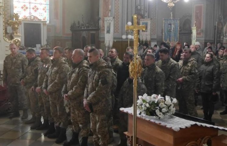 В Ужгороді помолилися за військовослужбо…