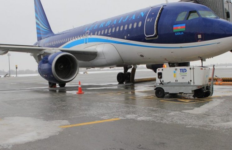Аэропорт "Борисполь" приостановил авиасо…