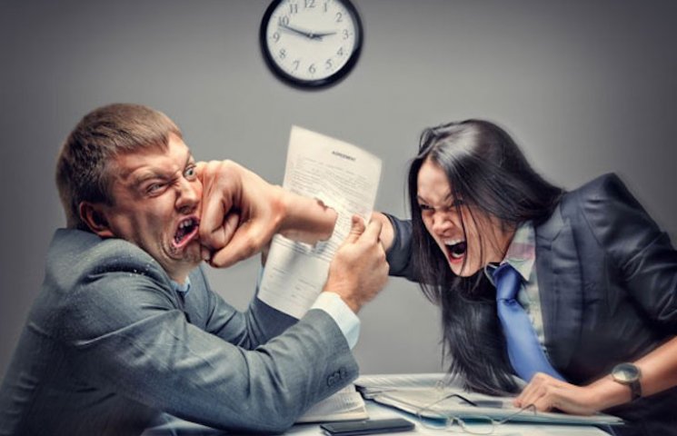 Як жінки реагують на конфлікти на роботі…