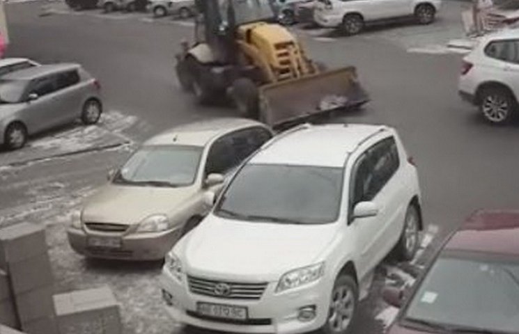 Появилось видео массовой аварии в Днипре…