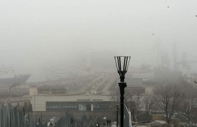 Одесу знову вкрив густий туман (ФОТО)…