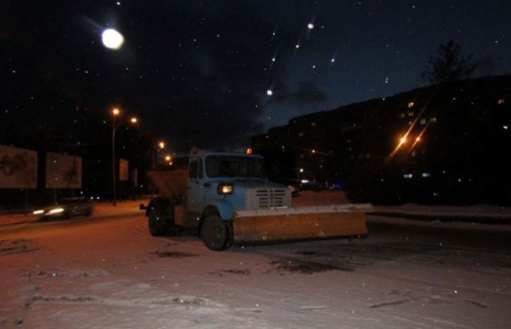 Ужгород замітає снігом: На вулицях працю…