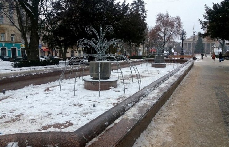 Зимові фонтани радують тернополян…