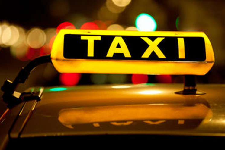 В Ужгороді вночі жінка пограбувала такси…