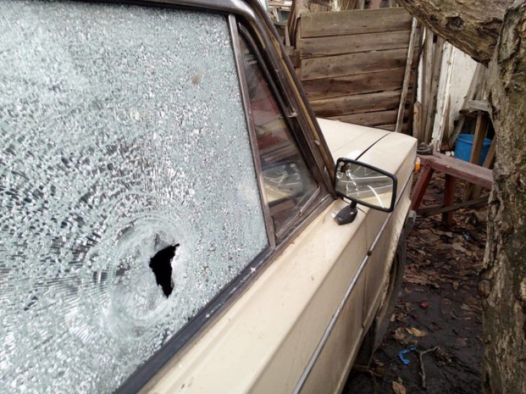Бойовики обстріляли цивільне авто в Майо…