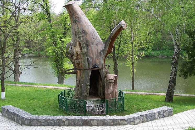 На Харьковщине 700-летний дуб Сковороды…
