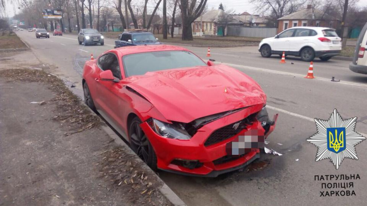 Невнимательный водитель в Харькове помял…