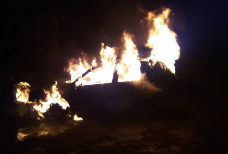 У Полтаві вщент згоріла автівка Volkswag…