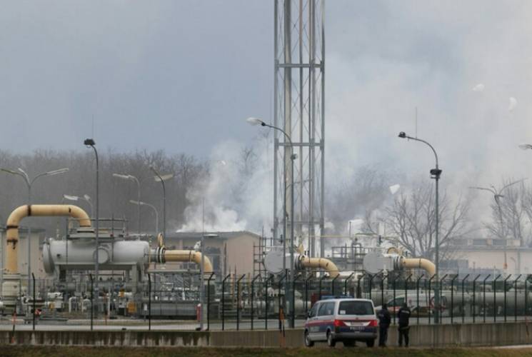Уши "Газпрома"? Взрыв газового хаба в Ав…