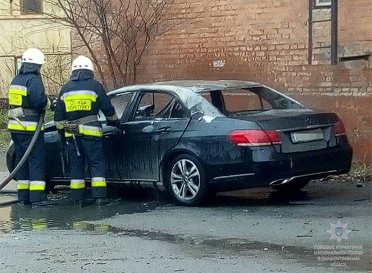 В Днипре взорвали автомобиль прокурора…