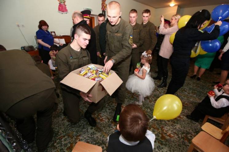 Харьковские нацгвардейцы устроили праздн…