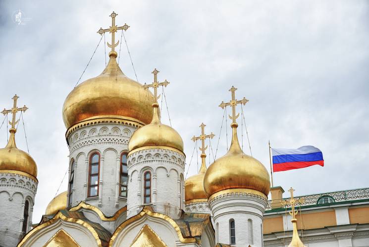 На России молитвы и панихиды можно заказ…