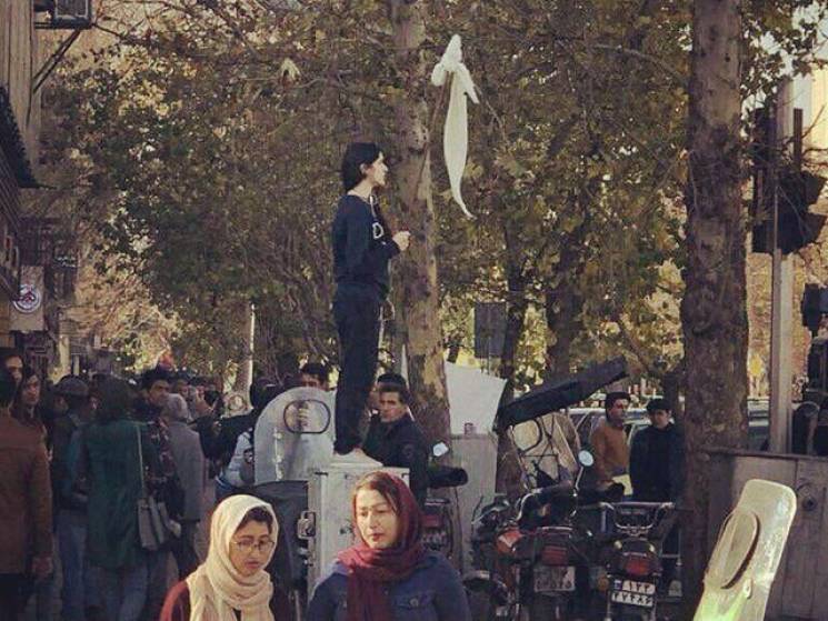 Протести в Ірані: Що відбувається в ісла…