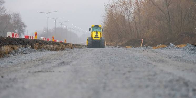 На Запорожском шоссе строят площадку для…