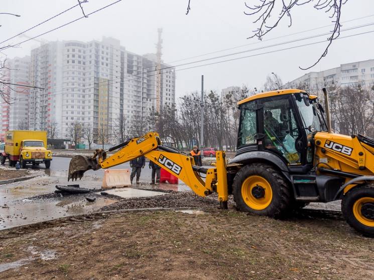 "Потоп" на Олексіївці: Комунальники розп…