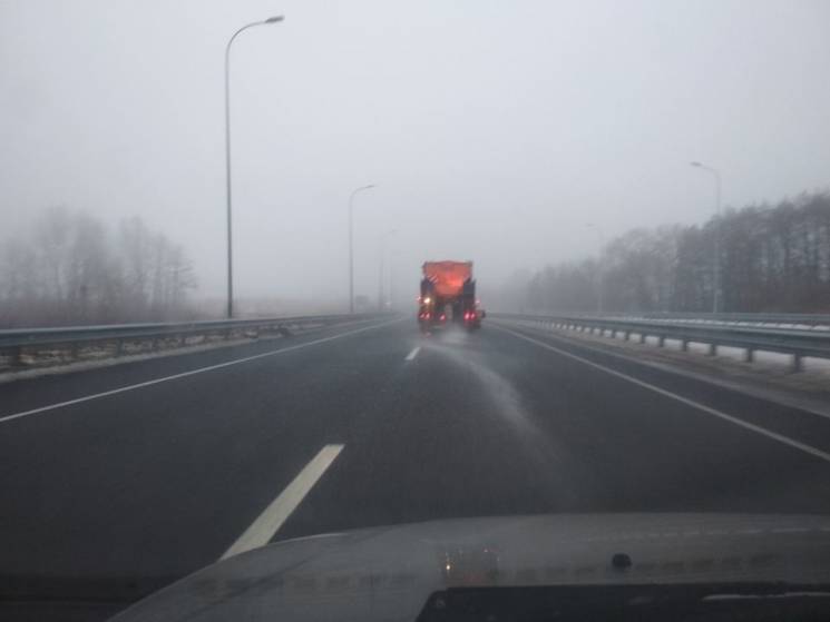 Автошляхи Полтавщини рятують від ожеледи…