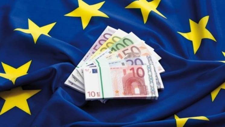 ЕС перечислил Украине 500-миллионный тра…
