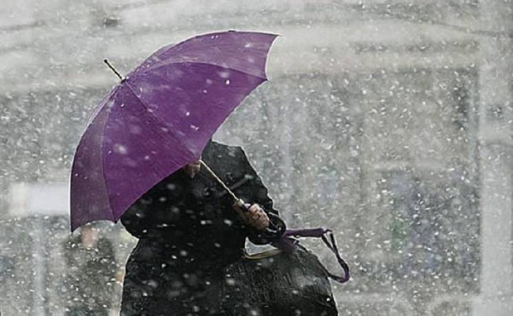У полоні циклону: Мокрий сніг у Києві не…