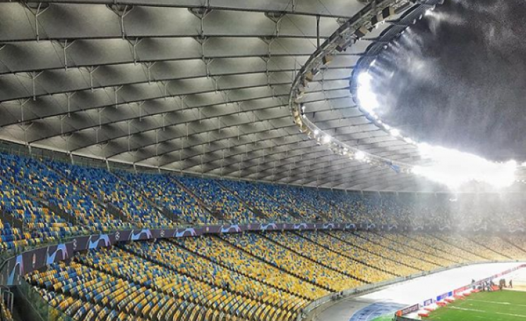 Как выглядит заснеженный стадион в Киеве…