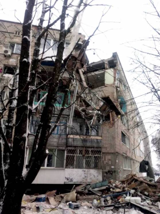 На Київщині вибухнув і обвалився 5-повер…