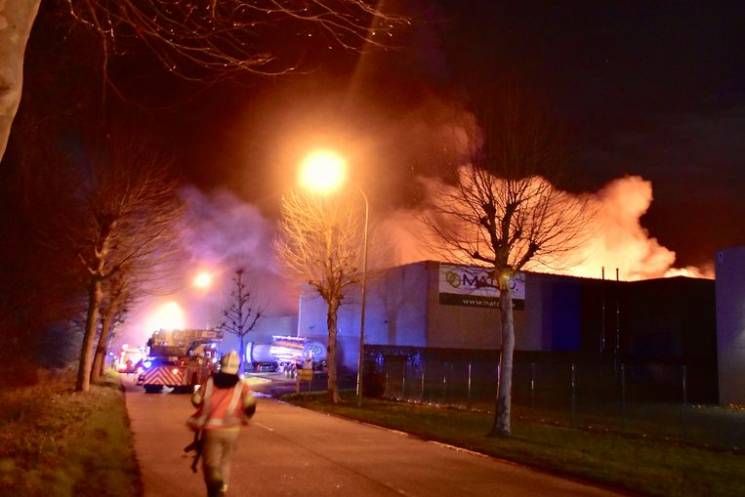 У Бельгії загорівся хімічний завод (ФОТО…