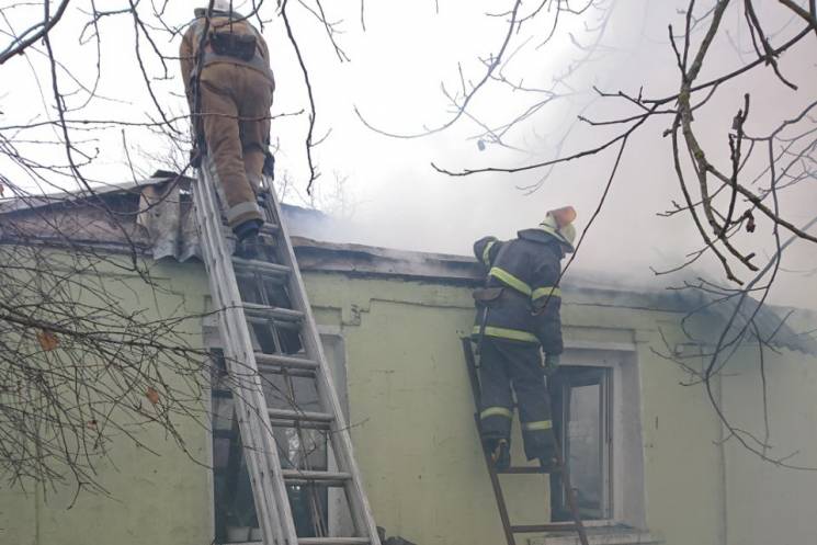 На Харківщині у палаючому будинку травму…