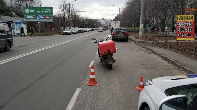 На Черьомушках мопедист збив жінку…