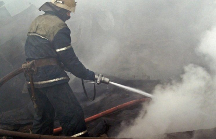 Ночью в Киеве горело общежитие: эвакуиро…