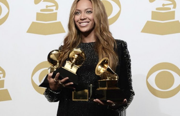 Grammy-2015: самые яркие образы звезд с…