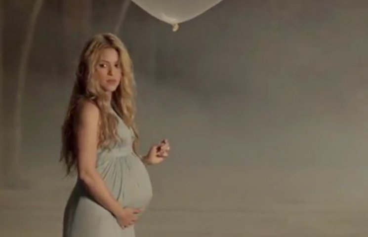 Шакира увековечила свою беременность в н…
