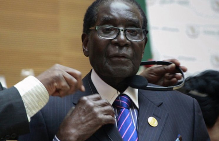 Президент Зімбабве покарав охоронців за…