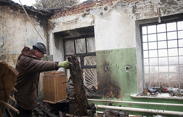 «Перемир'я» на Луганщині: снаряди від «Г…