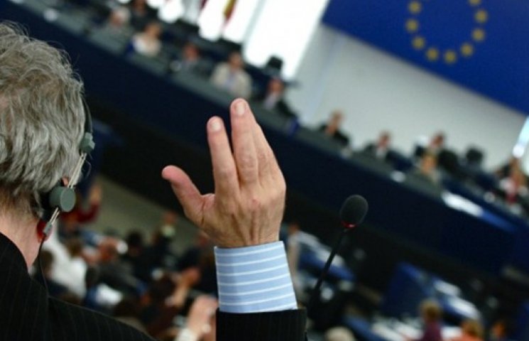 ЄС зніме санкції з чотирьох соратників Я…