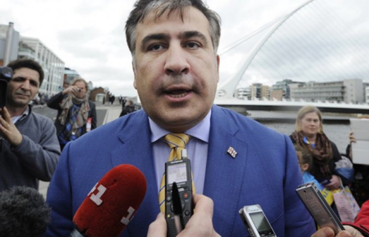Саакашвили считает, что госчиновники дол…