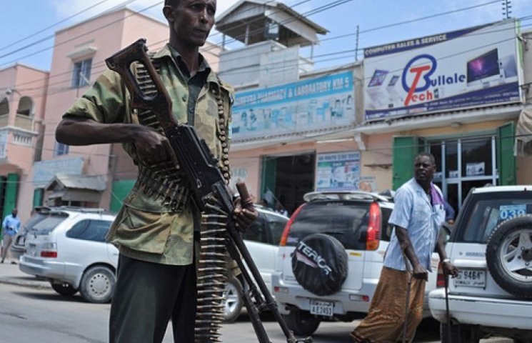 Террористы-смертники подорвали в Сомали…