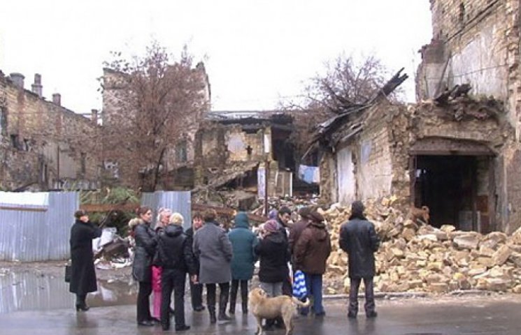 В Одессе рухнул двухэтажный жилой дом…
