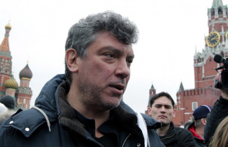 В момент убийства Немцов гулял по мосту…